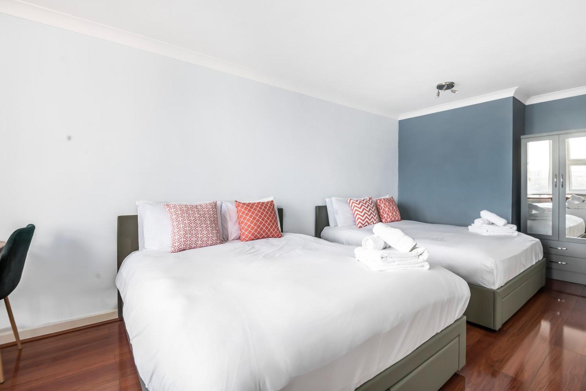 Riverside 3Br With Easy Transport 20Mins To City Centre Лондон Екстер'єр фото